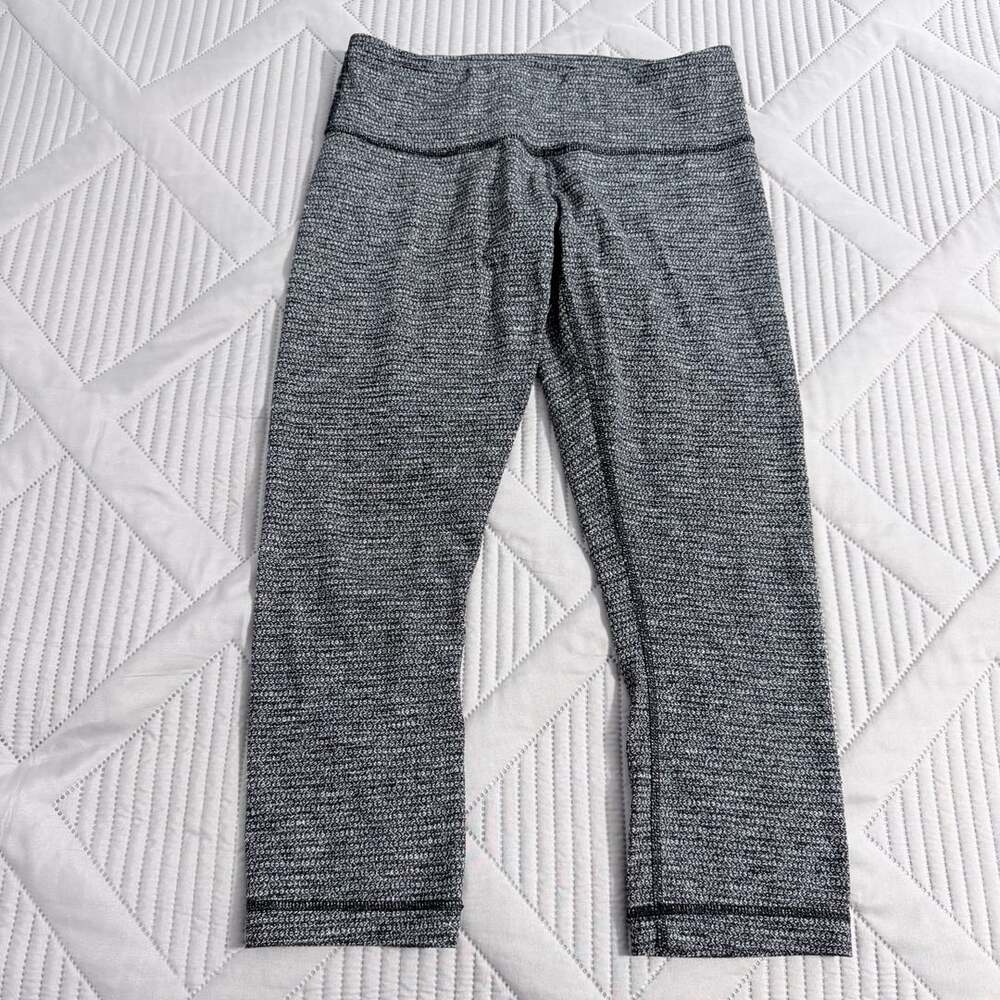 Lululemon Wunder Under Crop Teeny Tooth White Black Size 6